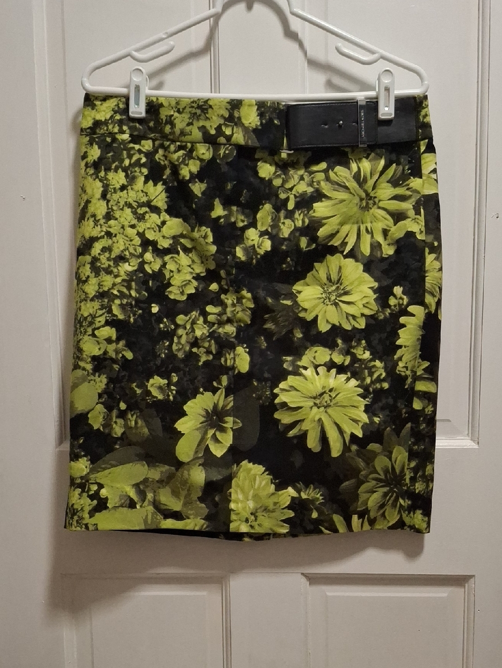 MICHAEL Michael Kors Black Pencil Skirt w Lime Green Floral Print Womens Size 8